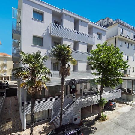 B&B Primrose Residence Hotel Rimini Buitenkant foto