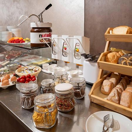 B&B Primrose Residence Hotel Rimini Buitenkant foto