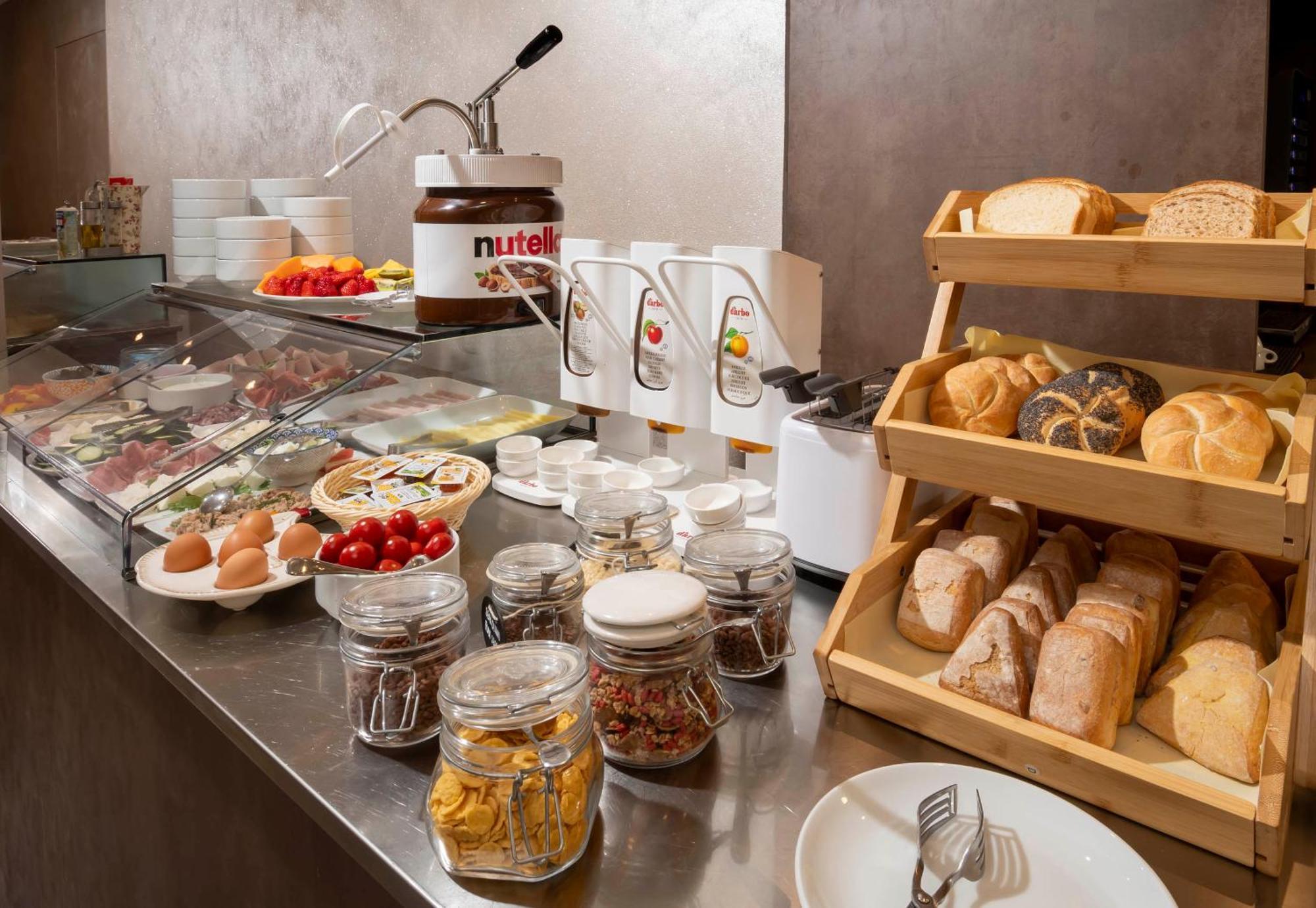 B&B Primrose Residence Hotel Rimini Buitenkant foto